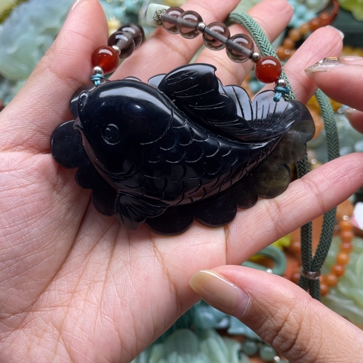 蛇纹石玉吊坠未镶嵌