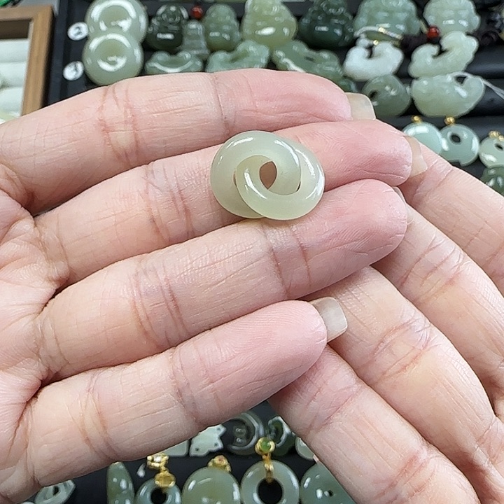 和田玉未镶嵌吊坠(不含链)