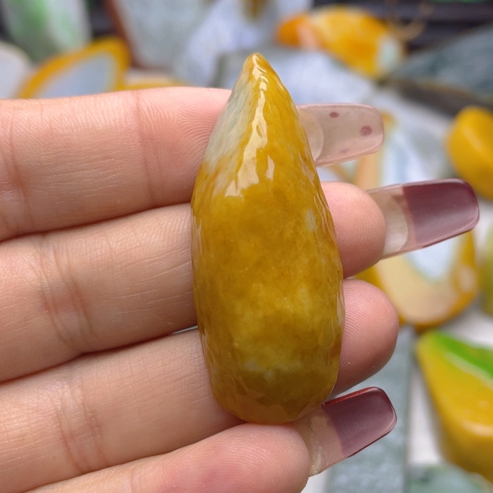 翡翠挂件未镶嵌翡翠