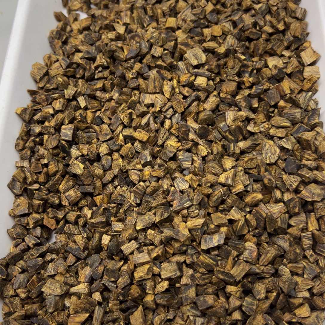 沉香沉香碎屑达*霸乌身圆叶原材料100克