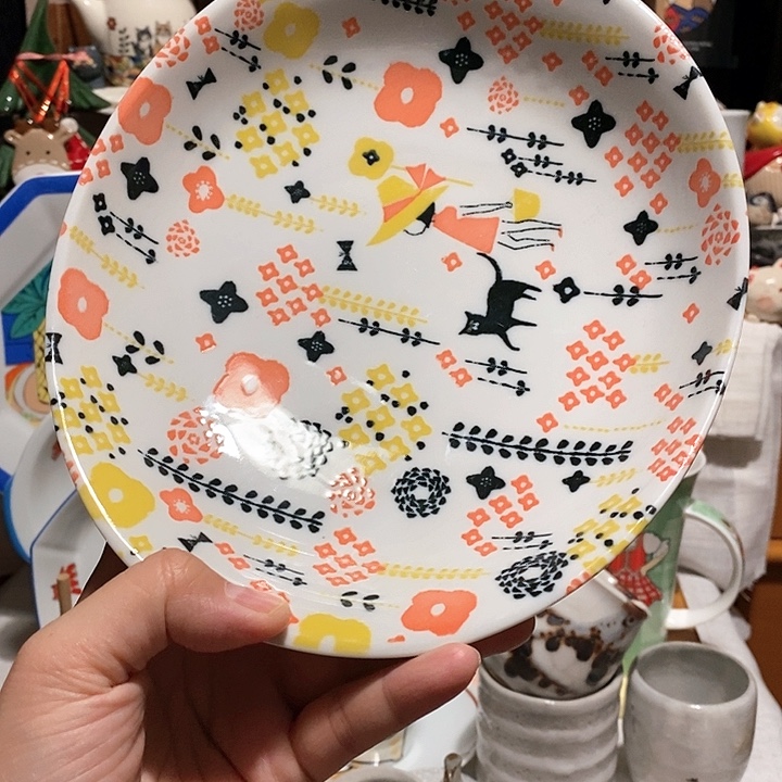 黑猫女孩大菜盘……………