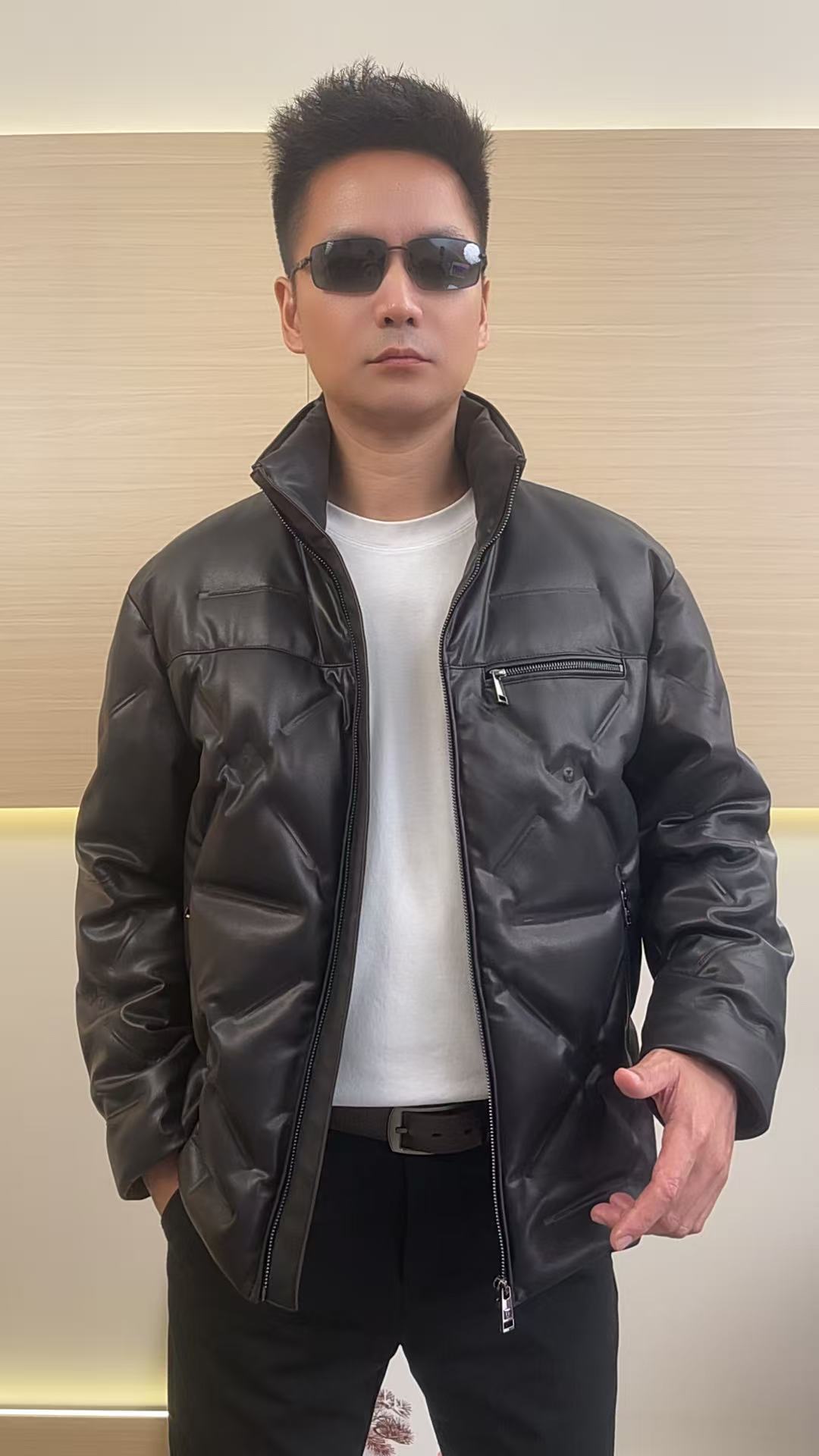 男款百搭真皮羽绒立领宽松型短款休闲保暖潮流时尚加绒冬款