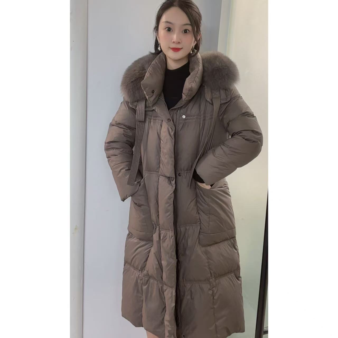 高斯雪岚【双十一】蓬松毛领中长款修身羽绒服女纯色24411958