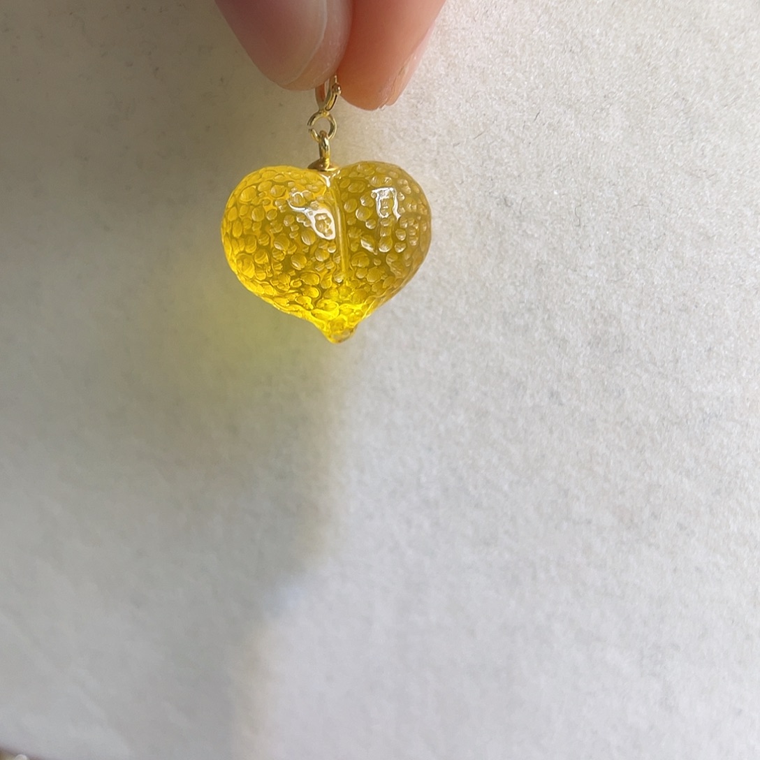 琥珀银S925镶嵌颈饰屁桃