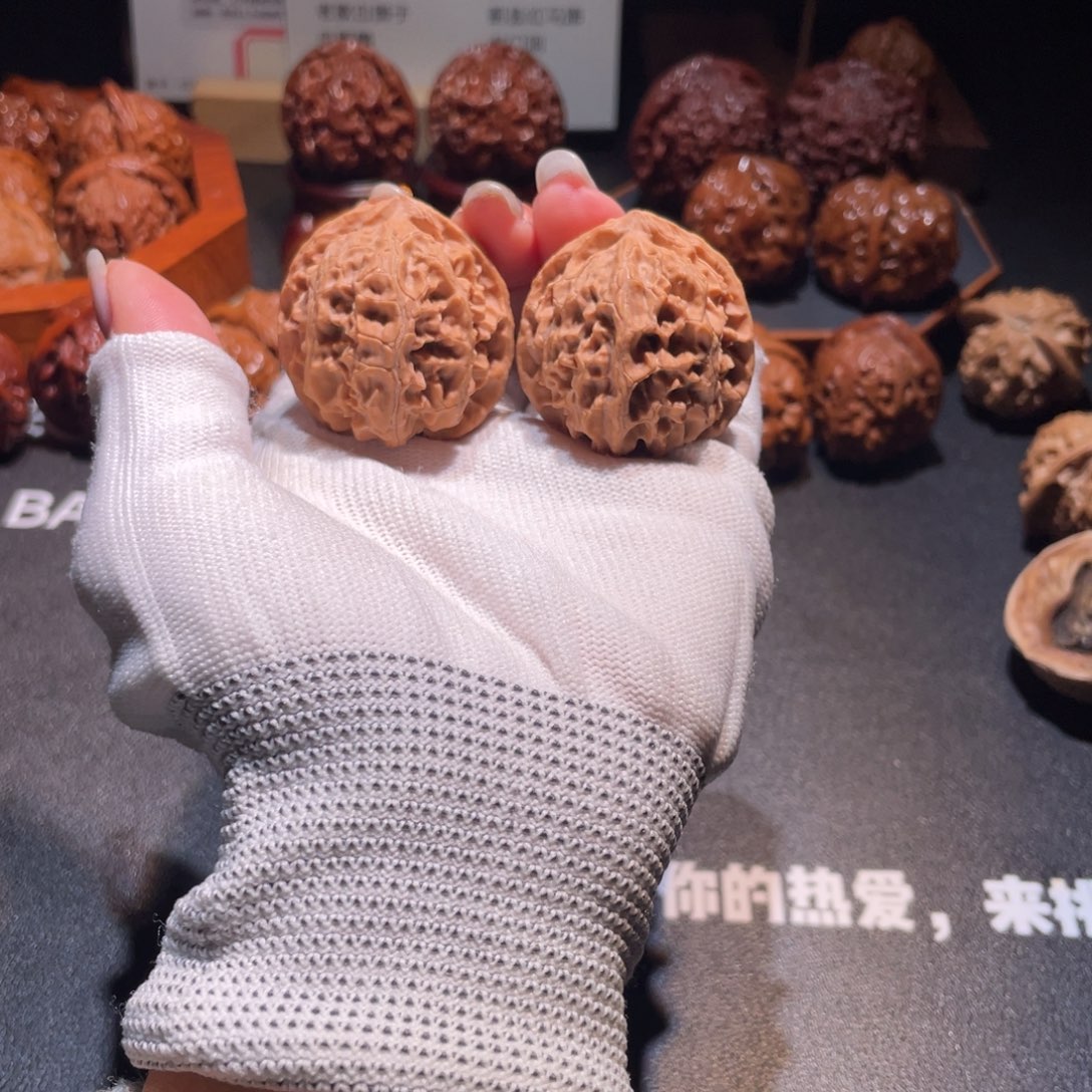 文玩核桃吊坠35.35苹果园6332