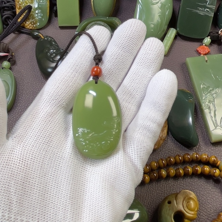 岫岩老玉（透闪石质玉）套链未镶嵌S****n