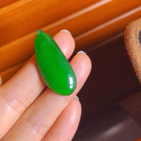 定制翡翠未镶嵌飘*天然翡翠福瓜