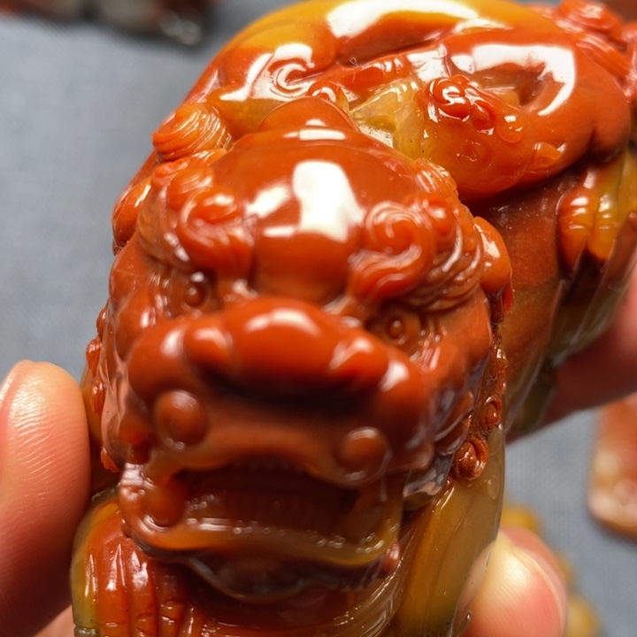 合金石英质玉（黄龙玉）颈饰