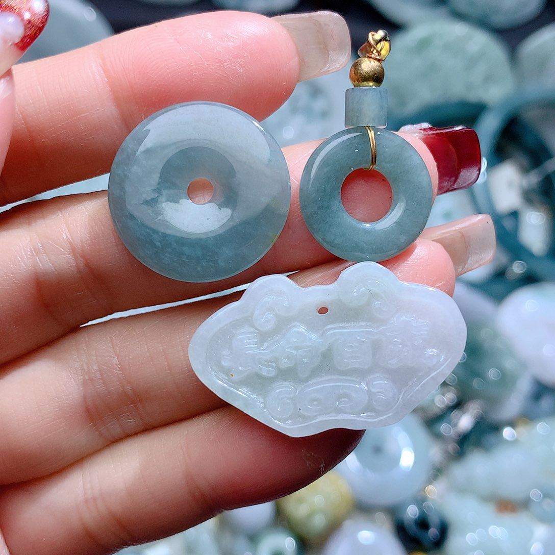 翡翠颈饰未镶嵌3137。