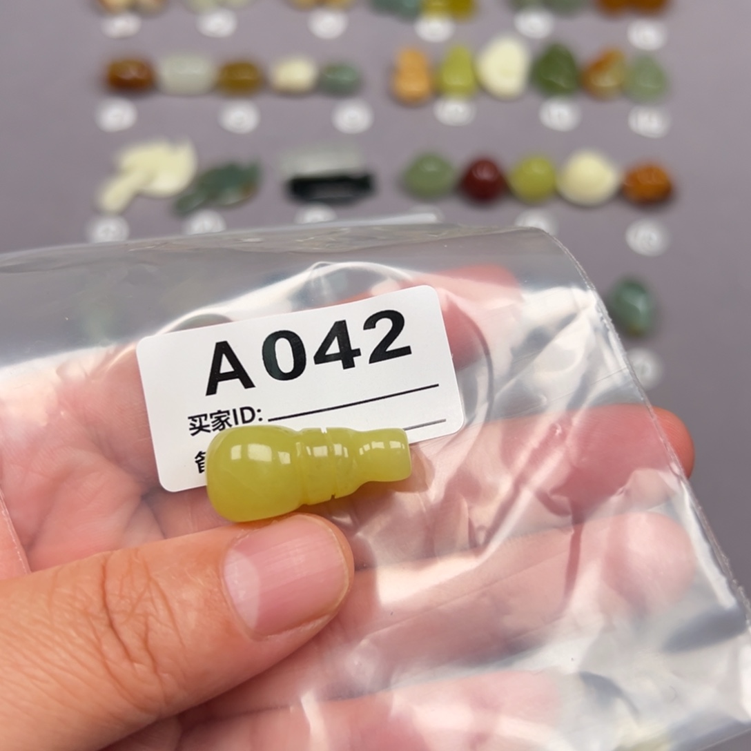未镶嵌蛇纹石玉颈饰大****境