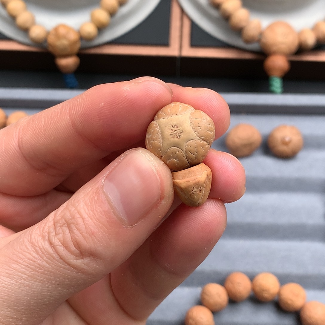 凤眼菩提吊坠王*王龙塔+五星