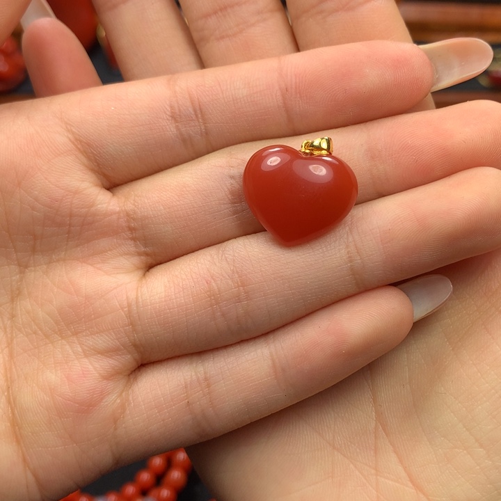 南红玛瑙18K金镶嵌吊坠