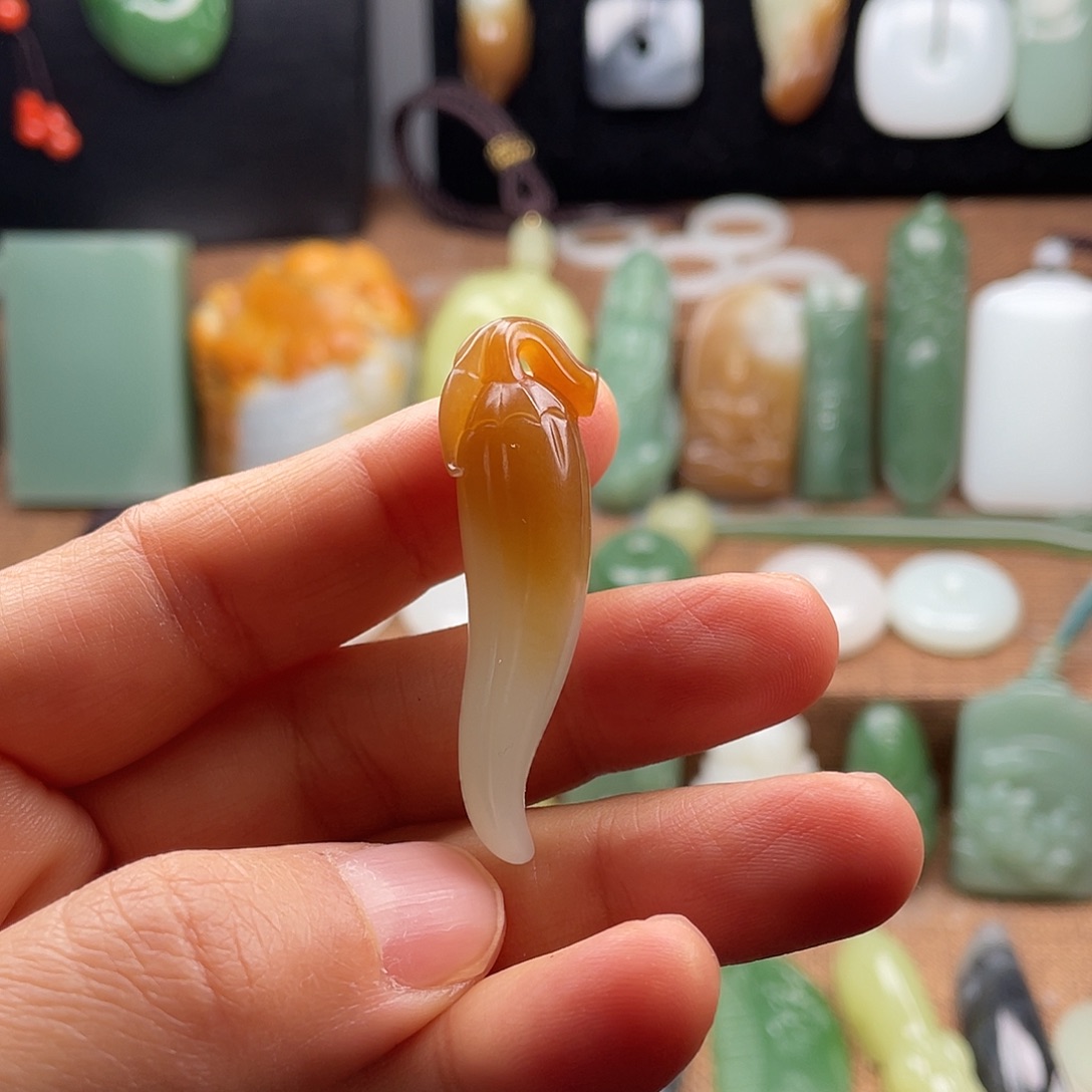 和田玉（糖玉）未镶嵌颈饰
