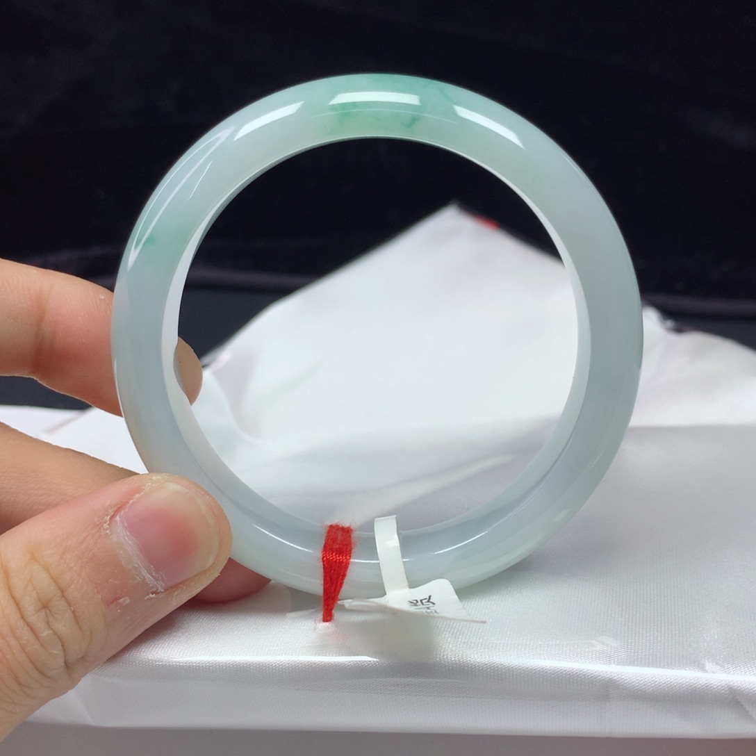 翡翠手镯（圆镯）未镶嵌54.1