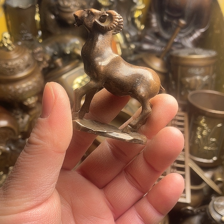 诚信经营铜器摆件