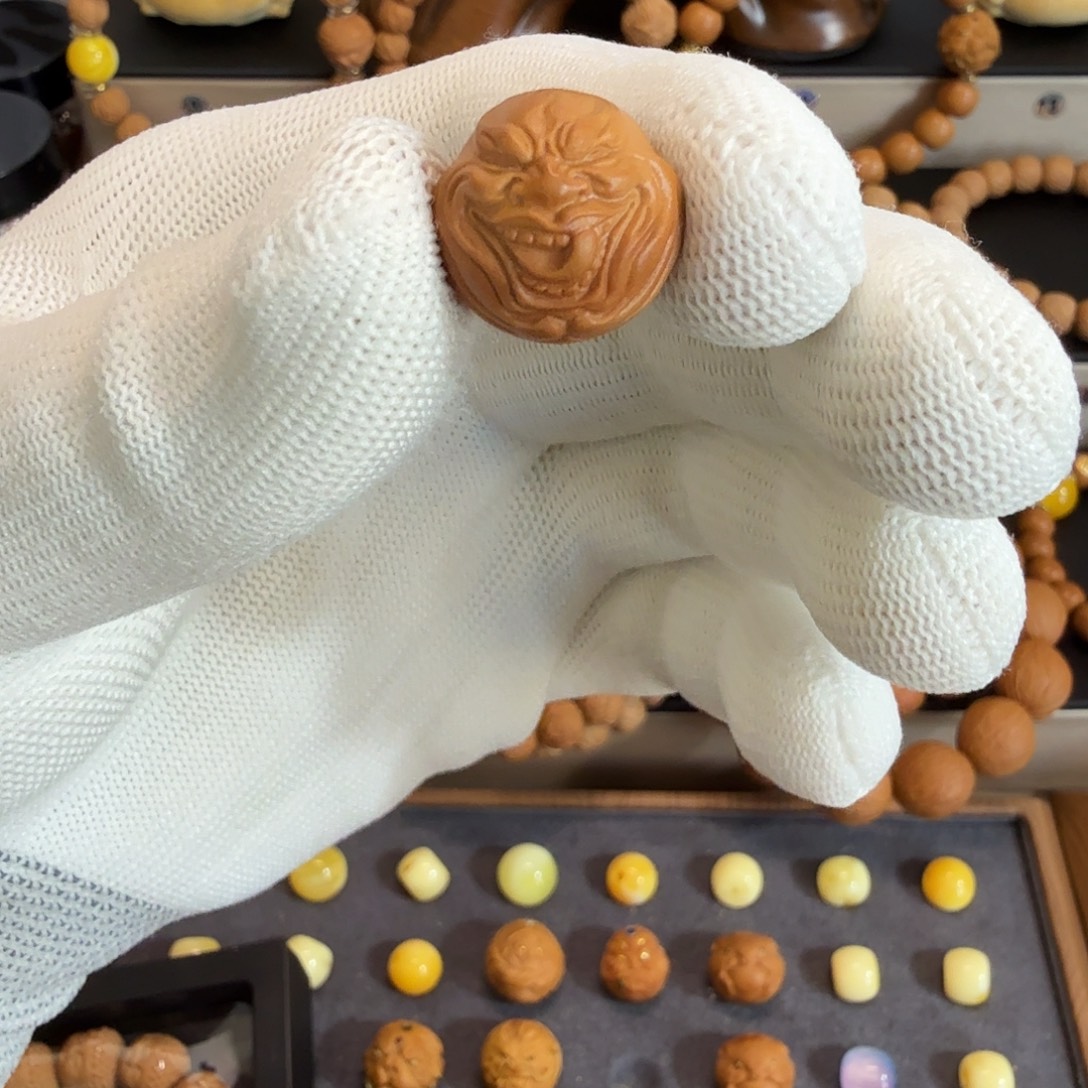 猴头核桃吊坠舔僧一颗