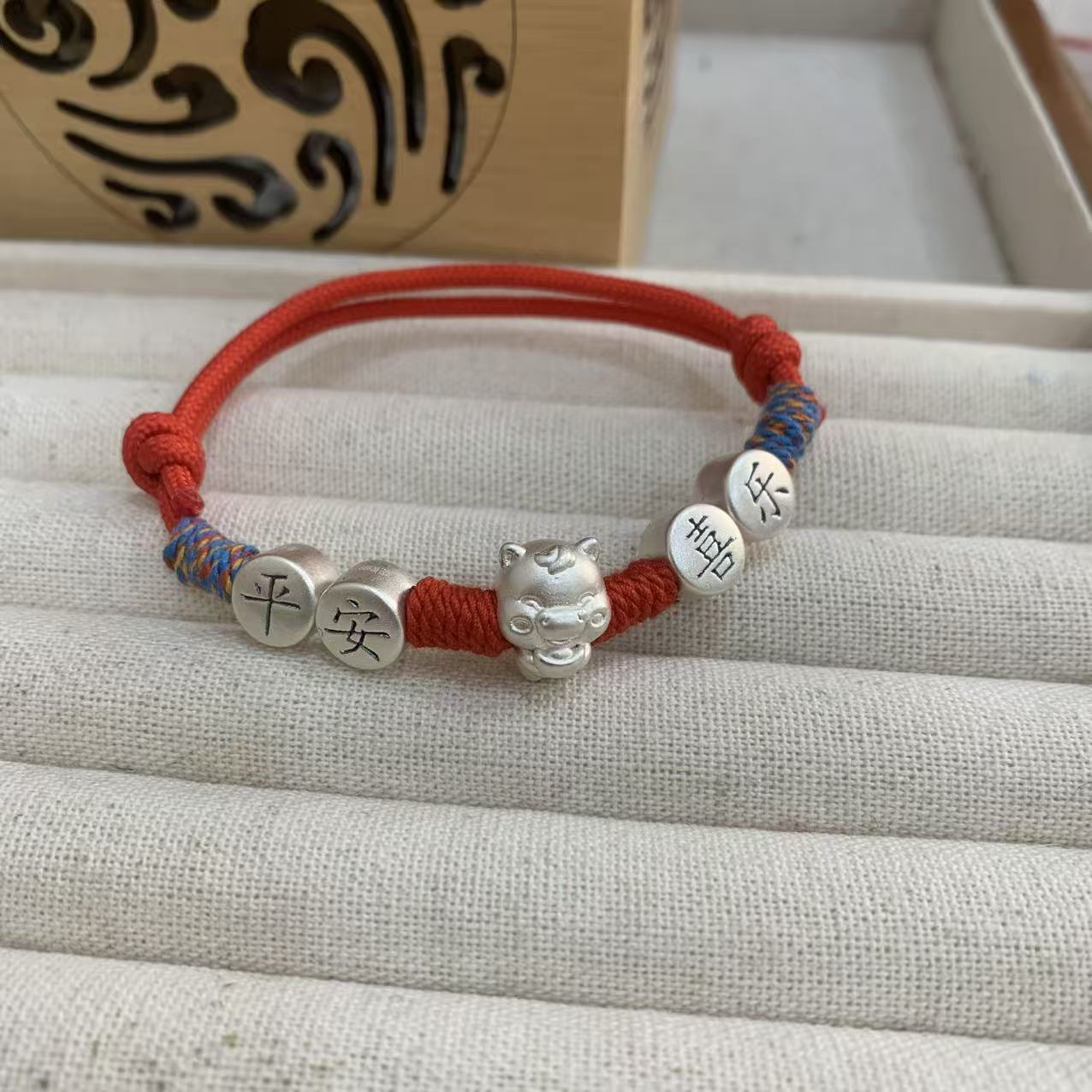 足银银制品 【莹莹手作】足银  马上有钱 红绳手编 本本年 生肖可选