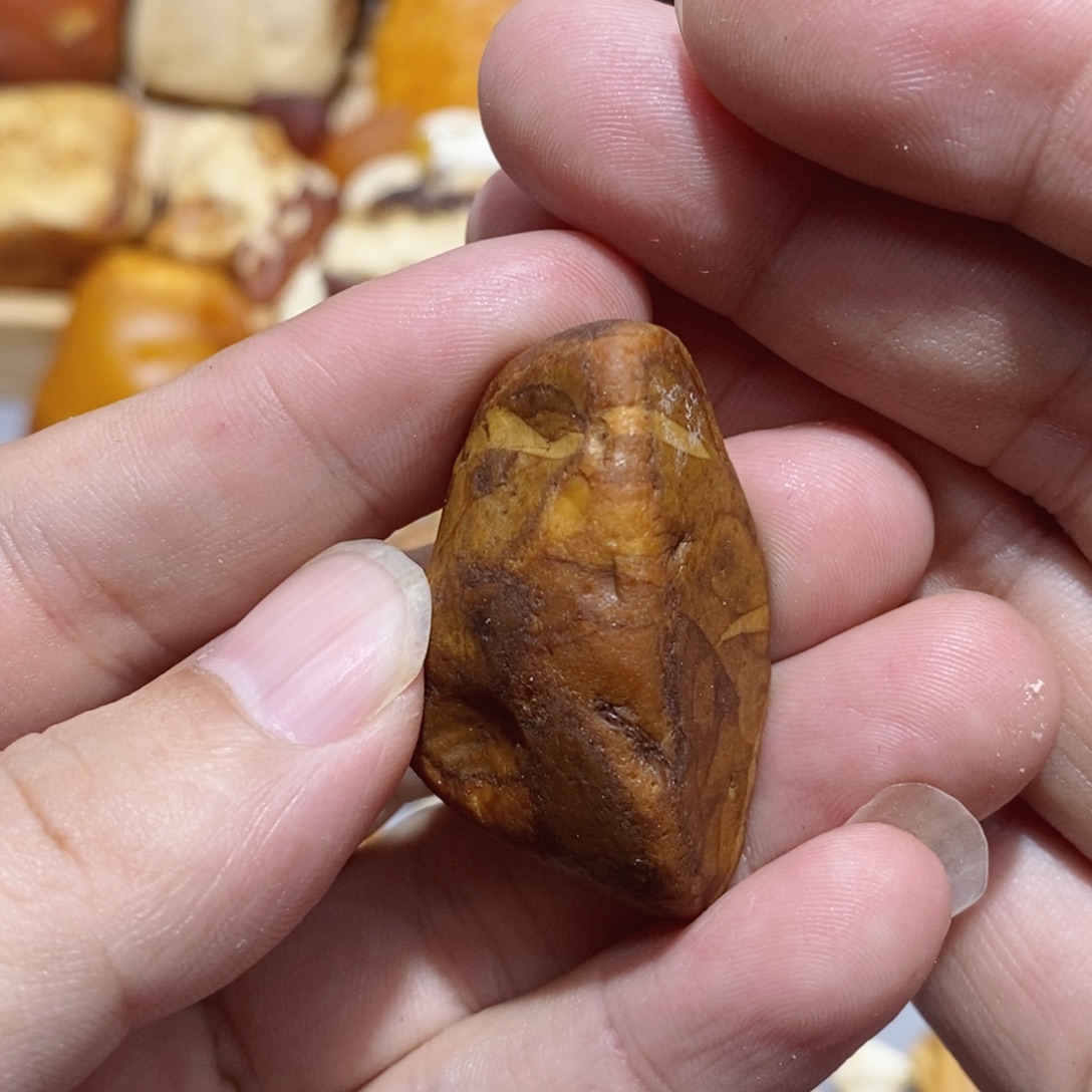 岩***子定制琥珀蜜蜡原石定制