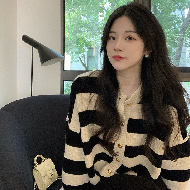 高级感小香风条纹撞色针织开衫女秋冬加厚设计感小众毛衣外套8807