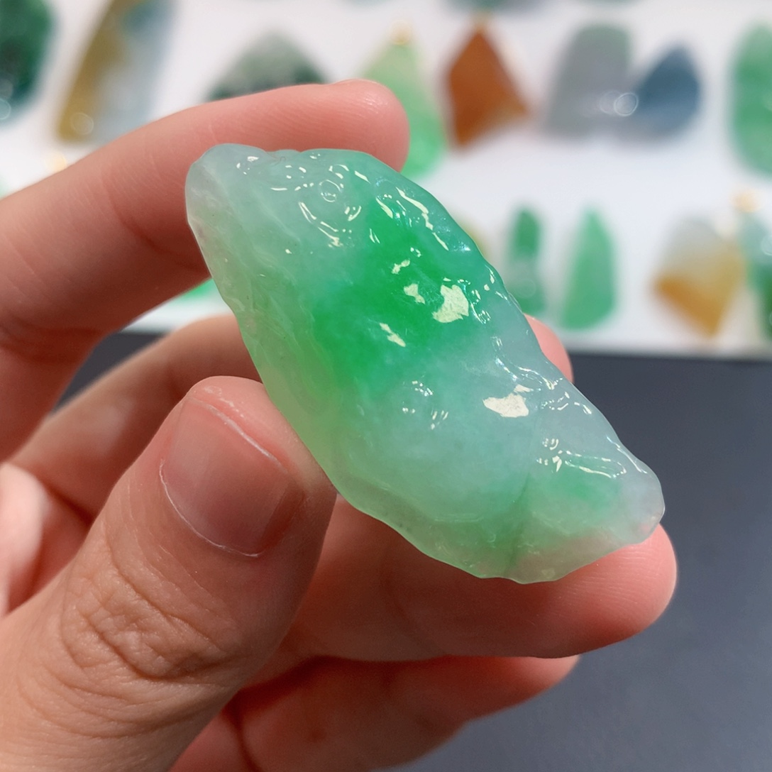 翡翠未镶嵌吊坠(不含链)