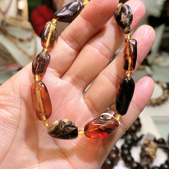 琥珀裸石未镶嵌琥珀