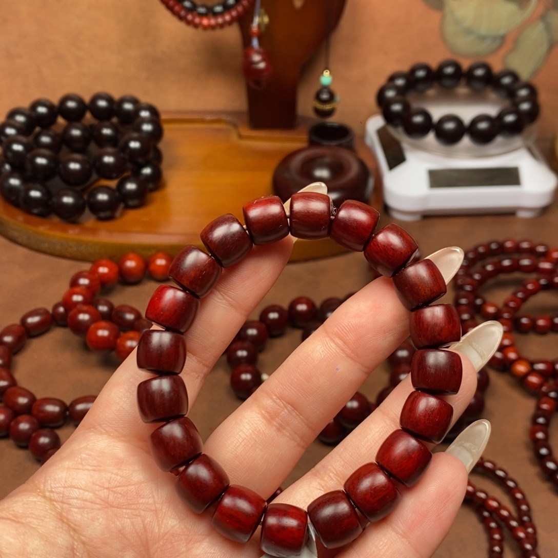 吐***ゝ檀香紫檀（小叶紫檀）1.0/1.1