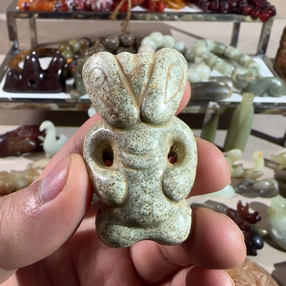 和田玉颈饰未镶嵌