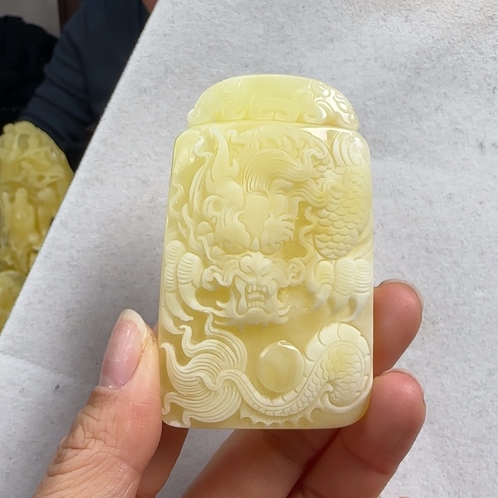 蜜蜡珠宝奇石未镶嵌