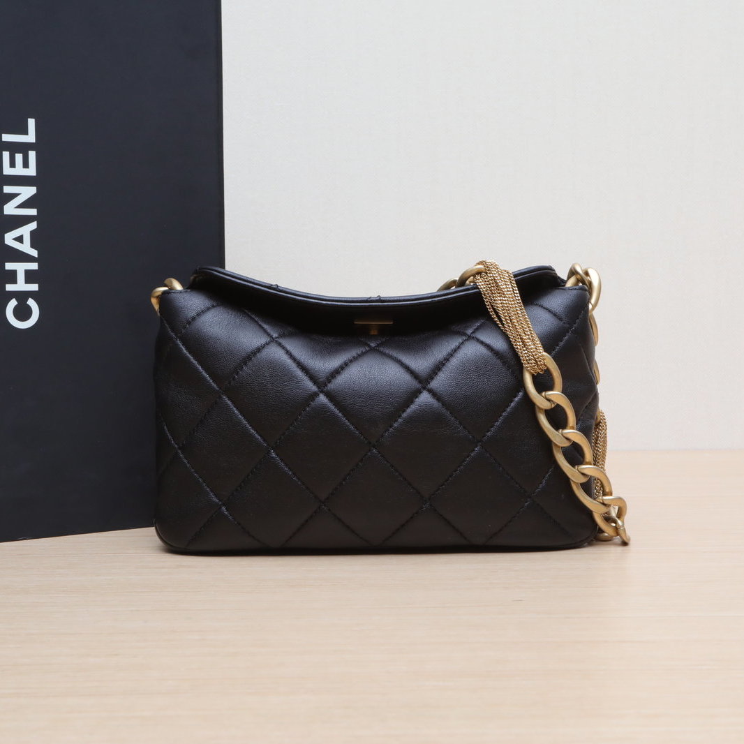 95新 Chanel/香奈儿 小花柳  芯片开 金扣 流苏 hobo 腋下包 小号