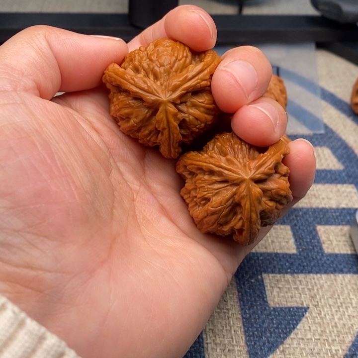 吊坠文玩核桃大*三棱