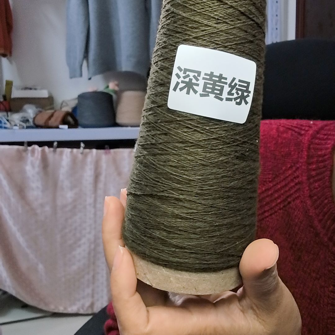 羊毛带桶750克，深黄绿色羊毛线一桶