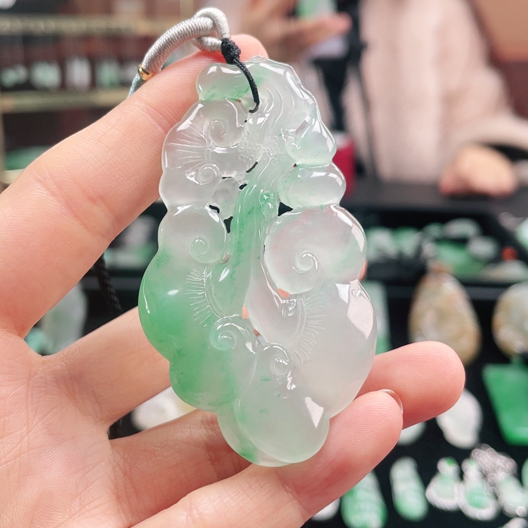赵***姐石英质玉未镶嵌吊坠(不含链)