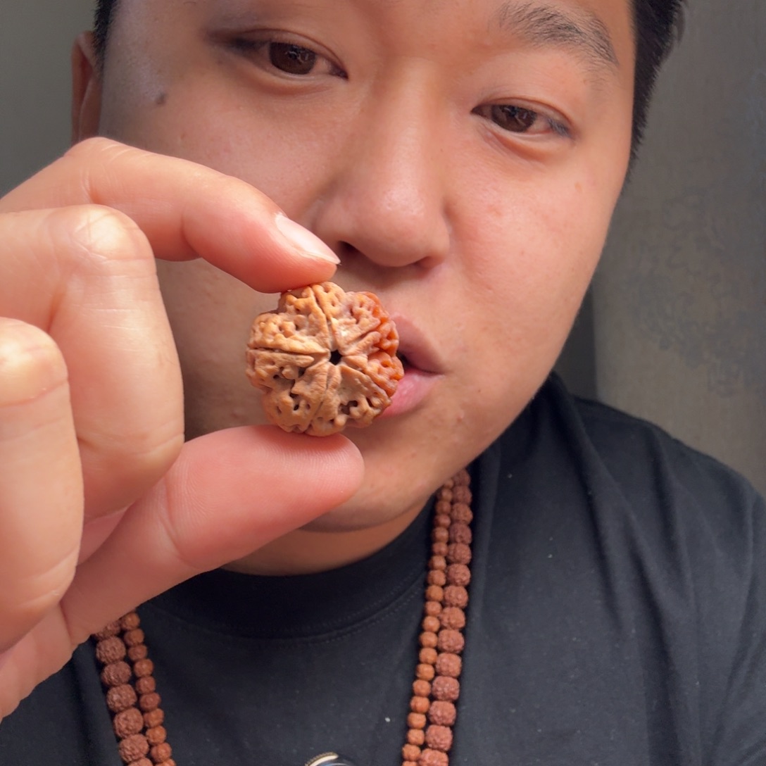 明***）手串金刚菩提26尺寸凹底梅花21颗手持