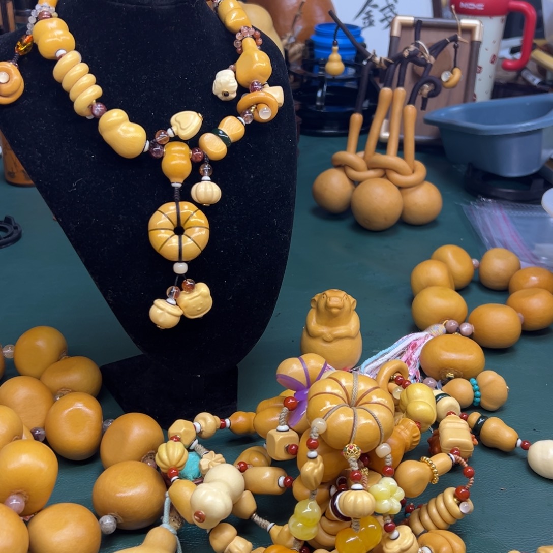 小***仔大叶紫檀（黑酸枝木类）