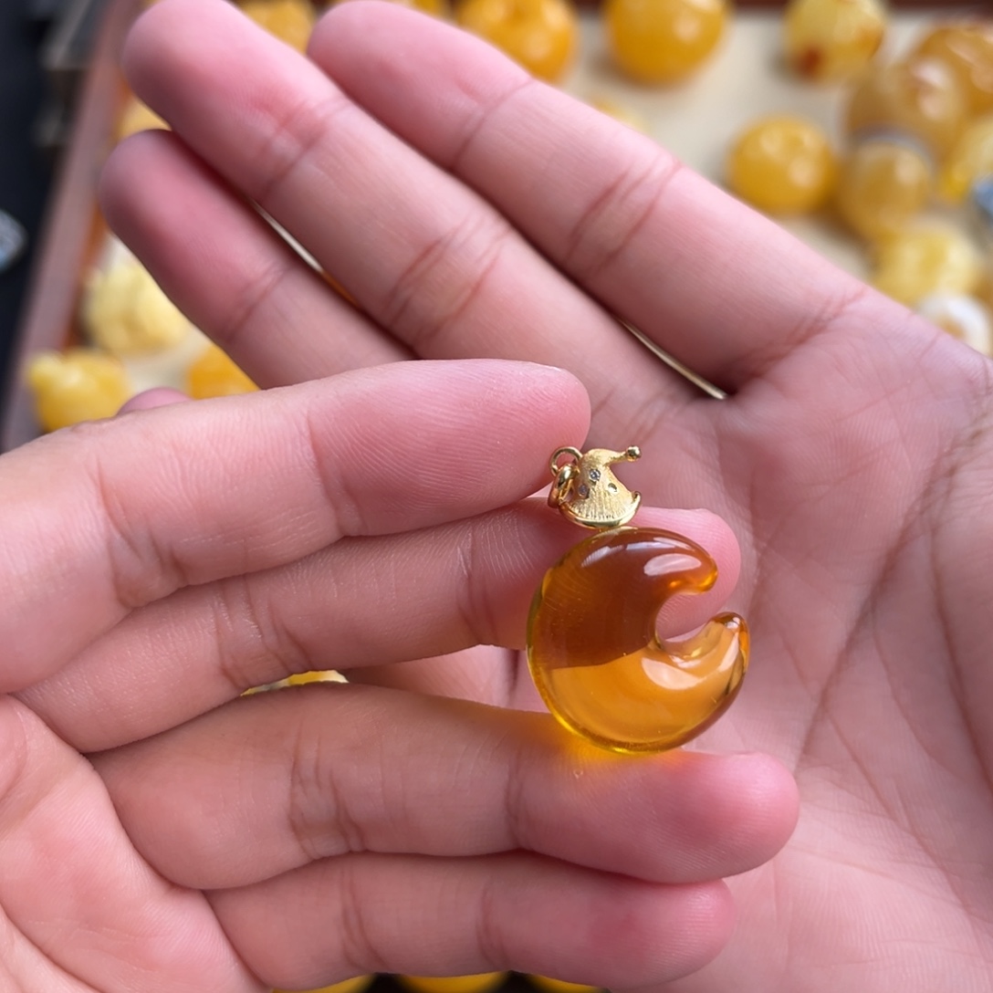 ****兔琥珀未镶嵌珠宝奇石