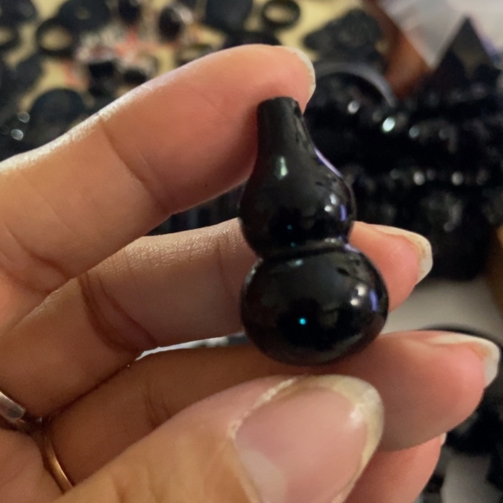 翡翠未镶嵌颈饰葫芦