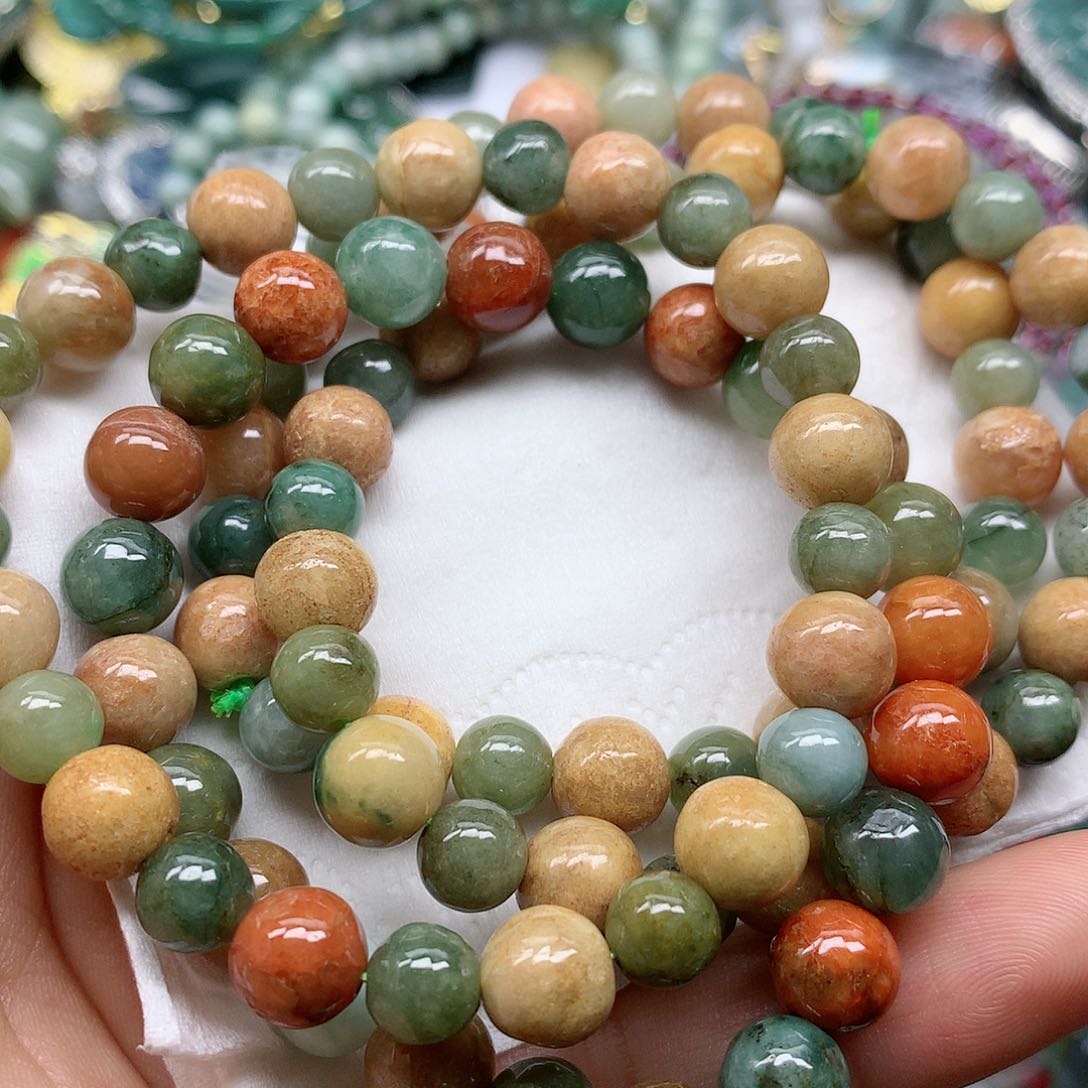 翡翠颈饰未镶嵌手串