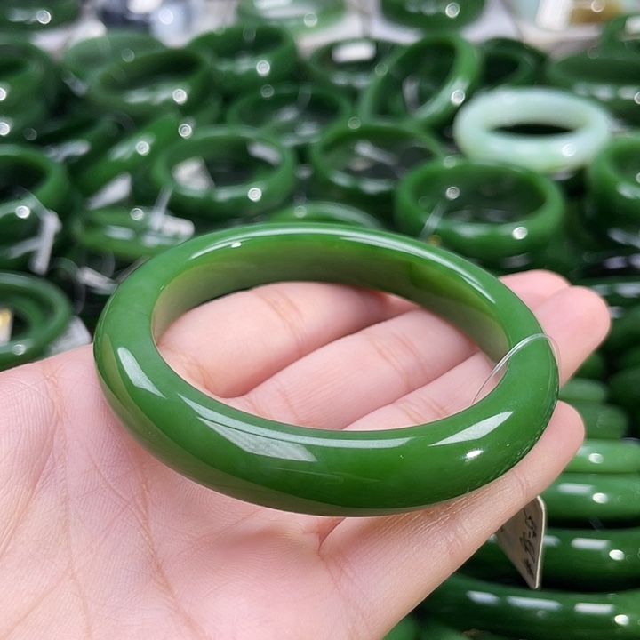 未镶嵌手镯和田玉（碧玉）