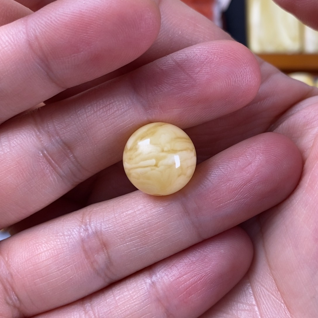 琥珀裸石未镶嵌蜜蜡