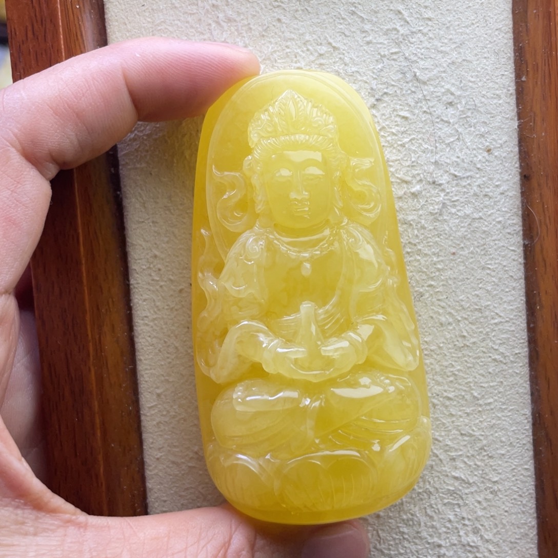 琥珀未镶嵌颈饰天然的琥珀蜜蜡