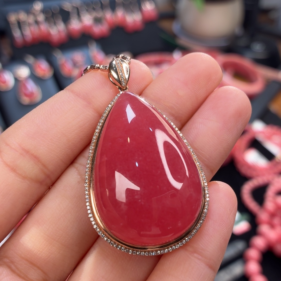 菱锰矿（红纹石）18K金镶嵌吊坠(不含链)