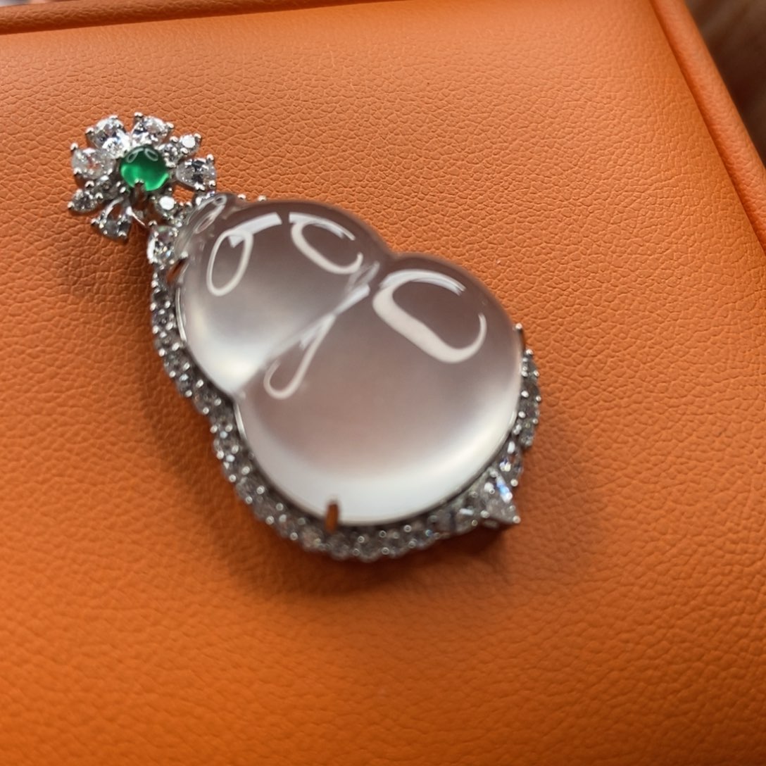 石英质玉颈饰银S925镶嵌月**风