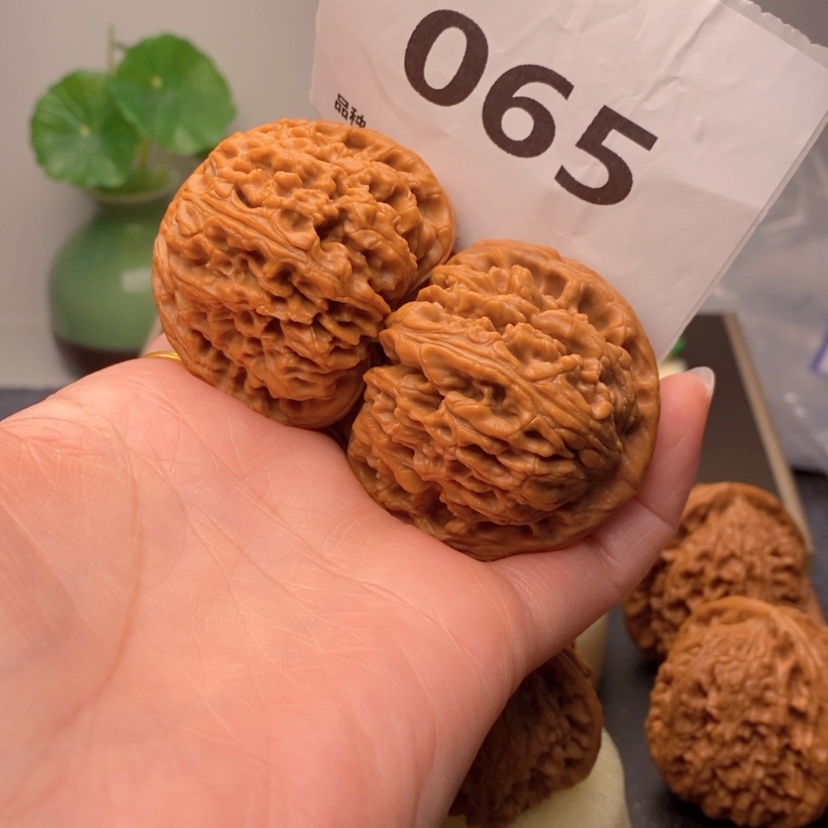 【闪购商品】文玩核桃吊坠一****?南疆石065