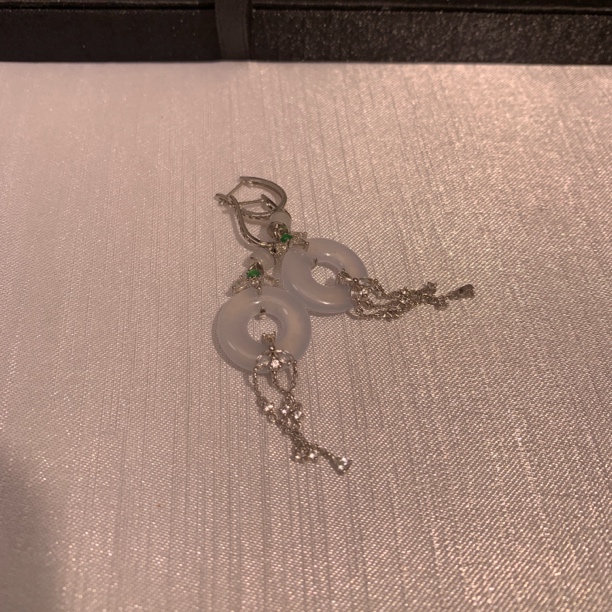 18K金镶天然缅甸A货翡翠耳饰