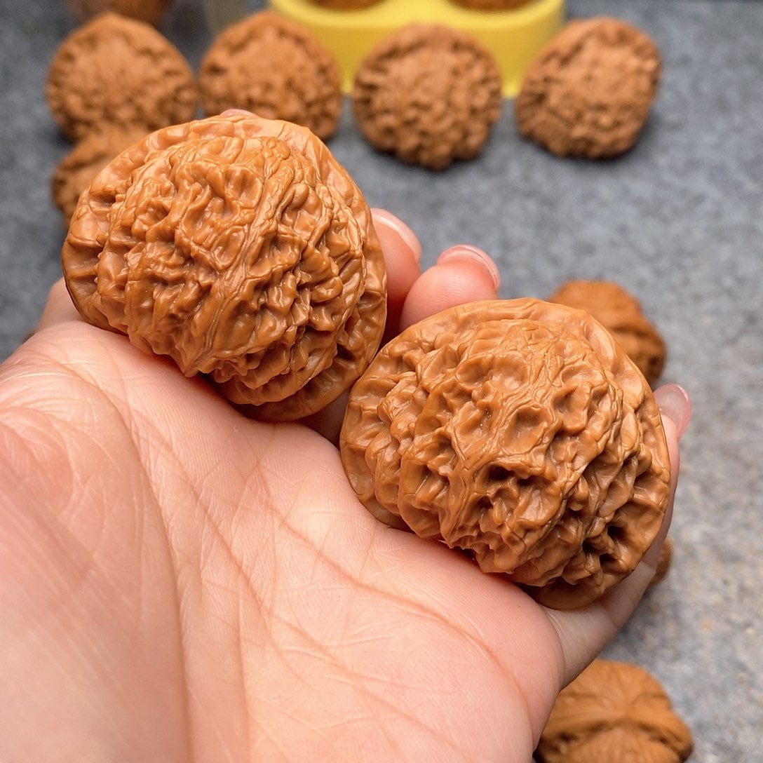 文玩核桃把件精品桃心宫灯45