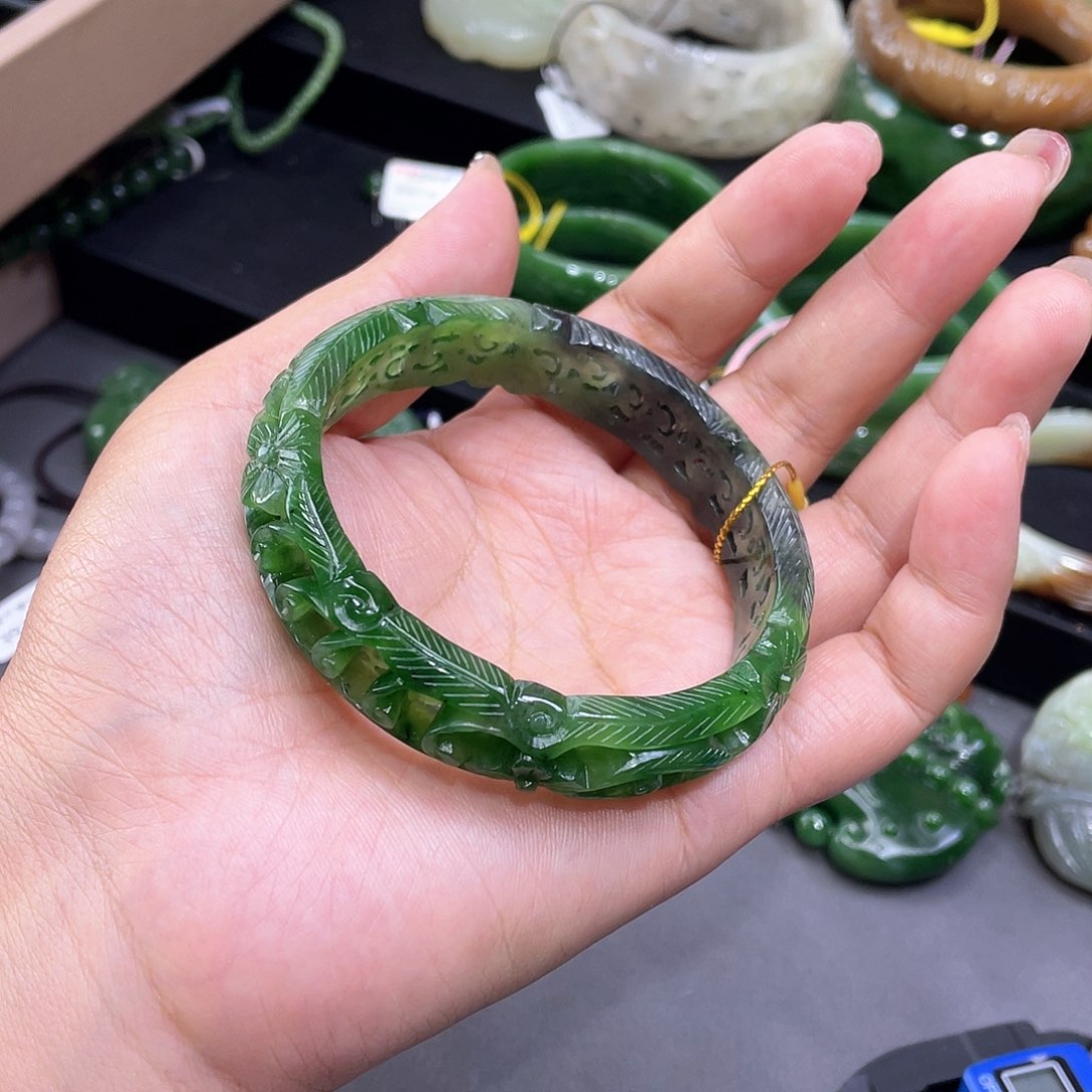 和田玉手镯62圈口1未镶嵌