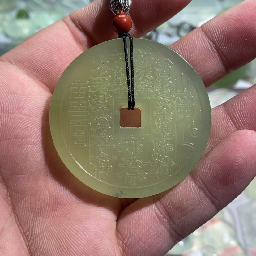 【闪购商品】蛇纹石玉颈饰未镶嵌