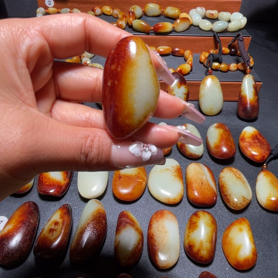 颈饰未镶嵌和田玉