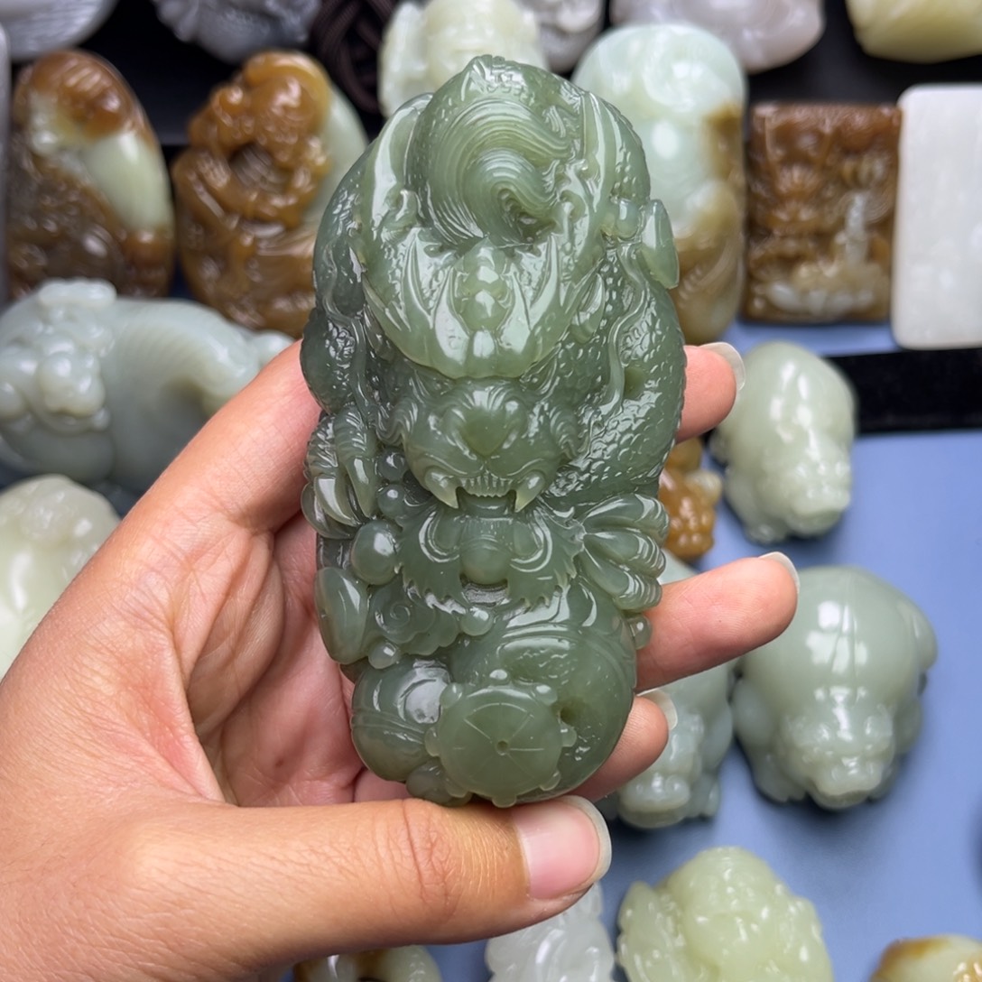 潮***线和田玉未镶嵌挂件