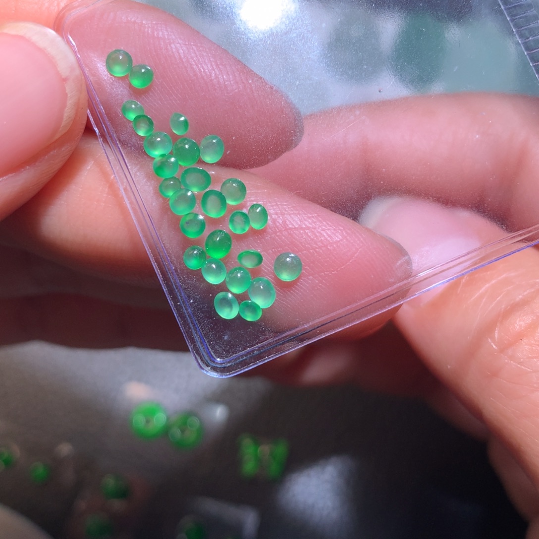 翡翠未镶嵌颈饰顶珠26颗